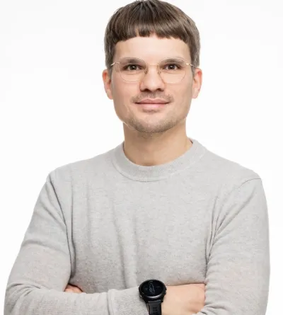 Headshot of Maximilian Prüfer