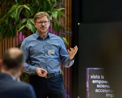 Markus Wanko talking on stage